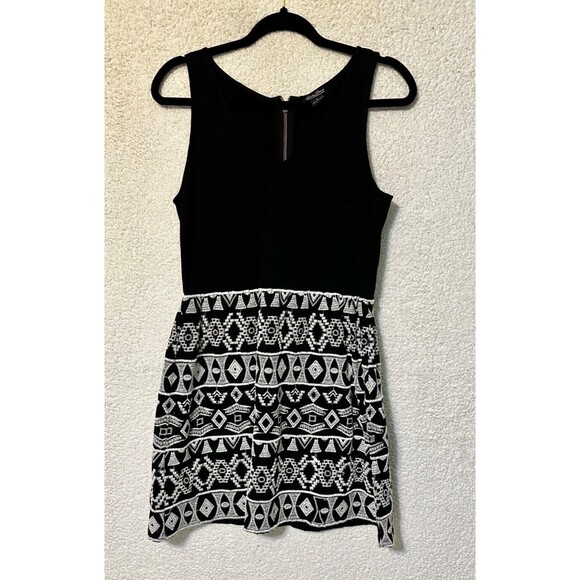 Lucky Brand Women’s Small‎ Black White Embroidered Sleeveless Dress V-neck - Picture 1 of 14